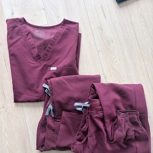 Figs Burgundy Scrub Set